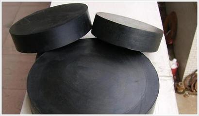 降價(jià)銷售優(yōu)質(zhì)橡膠支座 鑫力廠家現(xiàn)貨供應(yīng)